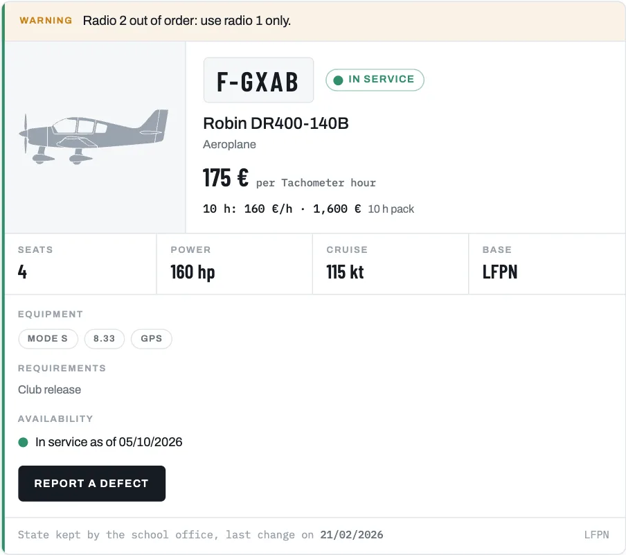 The public page of an aircraft, with the message to pilots and the Report a defect button
